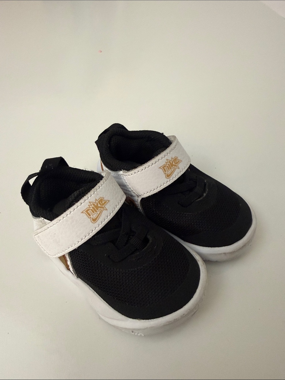 Nike Kids Black, White and Gold Low-Top Sneakers